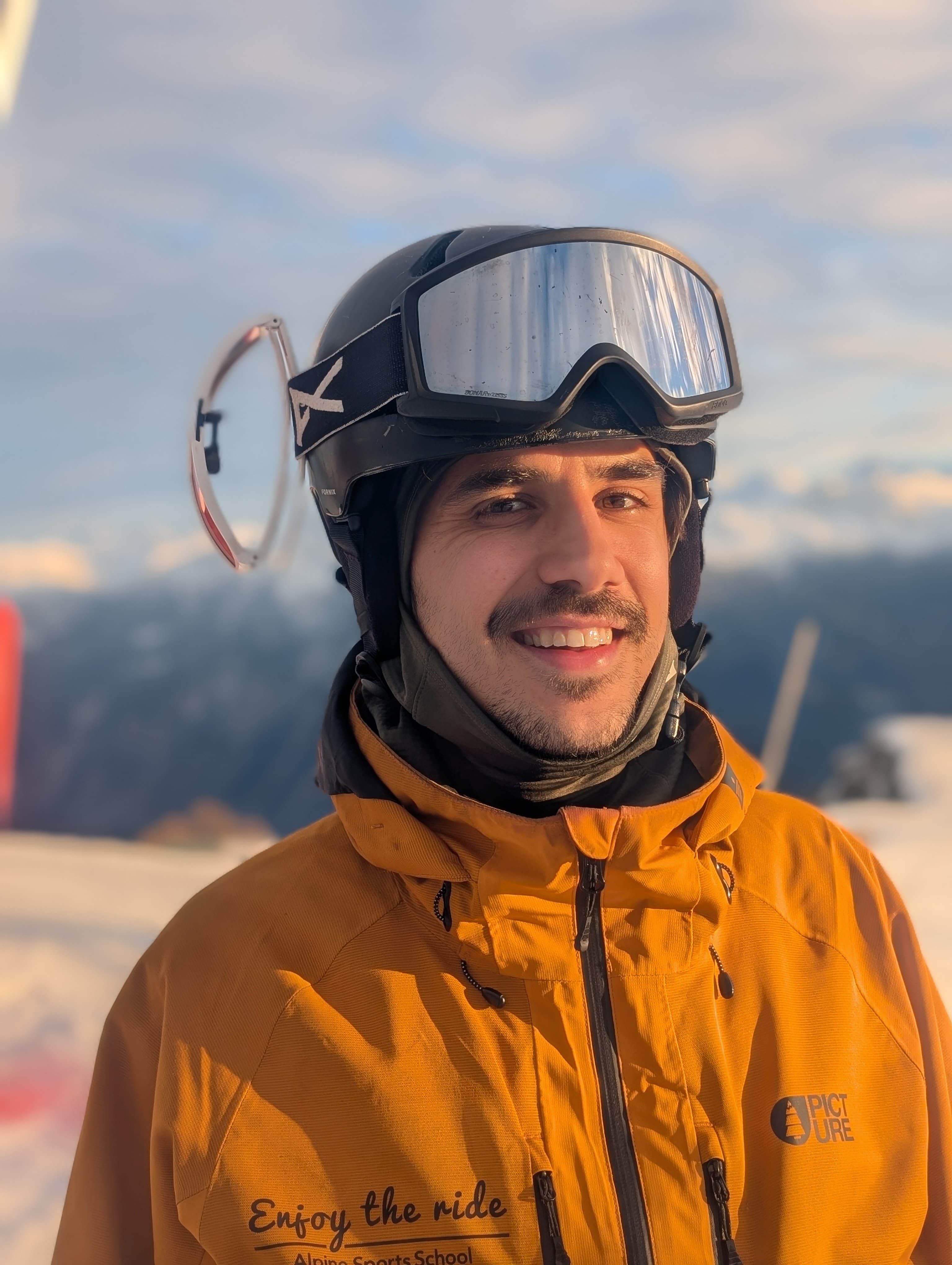 Laurin Weber, ski instructor at Enjoy the ride ski and snowboard school Crans-Montana