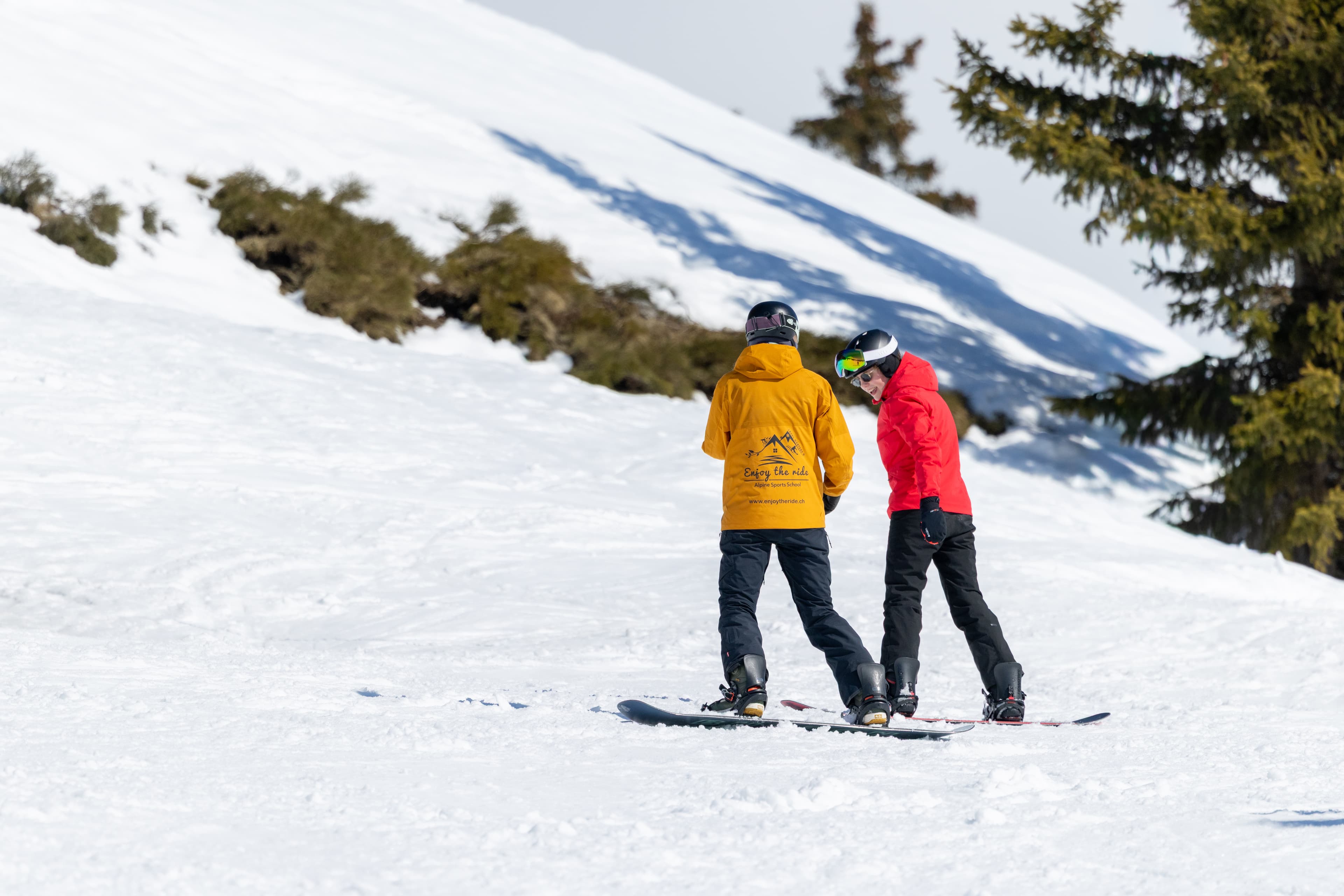 Private snwoboarding lesson in Crans MOntana with Enjoy the ride Snwoboard School